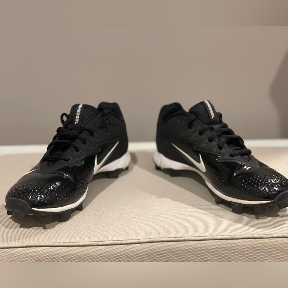 Nike BSBL Fastflex 4.5Y black cleats